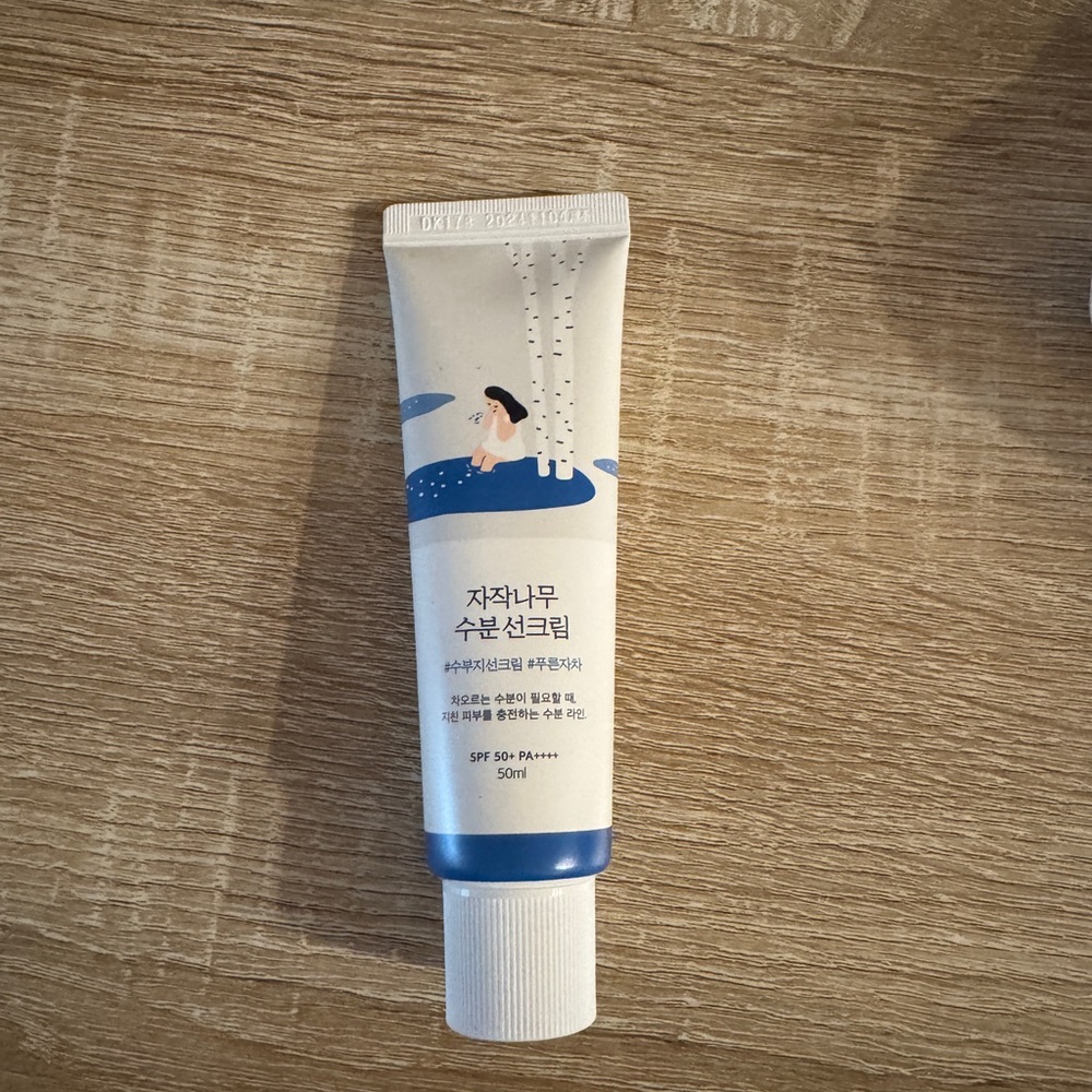 Round Lab Birch Juice Moisturizing Sunscreen SPF 50 - Picture 2 of 4